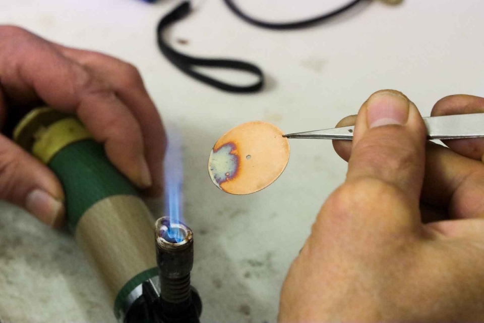 Wärmebehandlung eines Zifferblatts